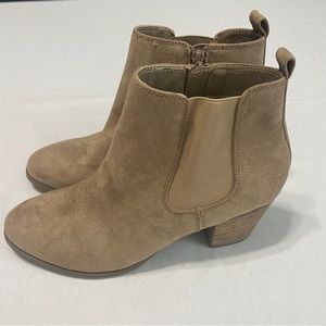 DV by Dolce Vita COLLYNS Short Bootie Tan Size 10